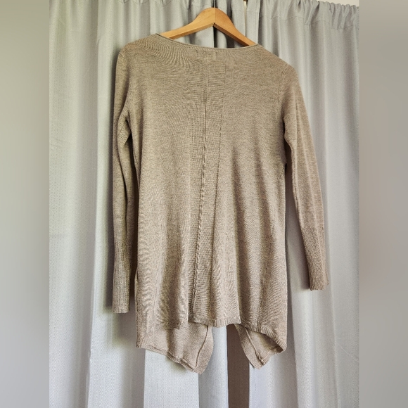 Tan Sweater Size Medium - Picture 2 of 3